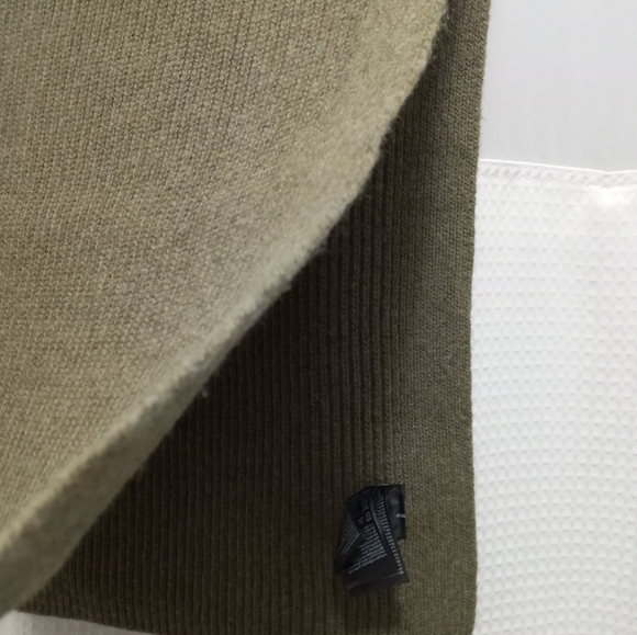 H&M Sleeveless turtle vest. EUC. One size. - Picture 2 of 4